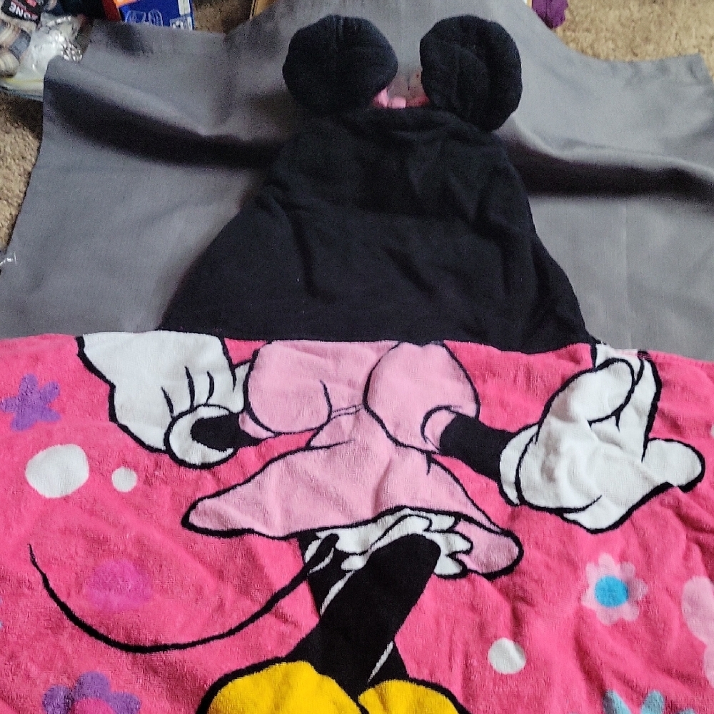Disney Minnie Mouse Pink and White Towel